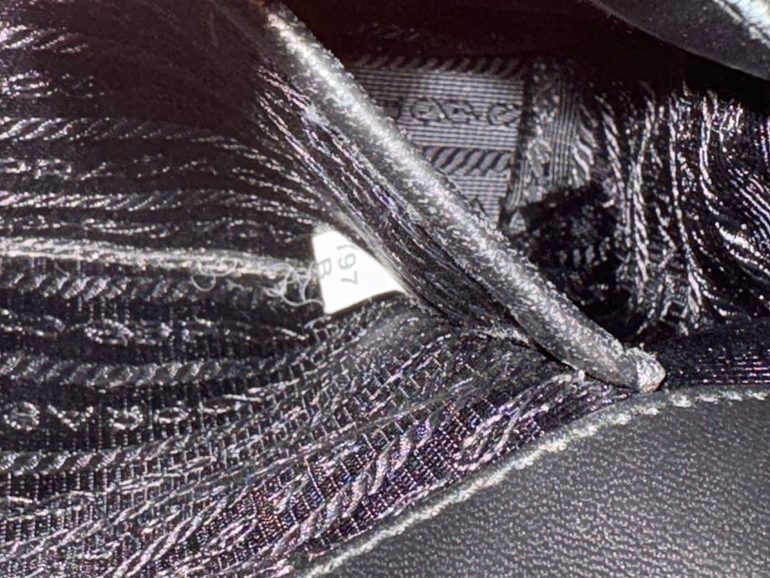 【最終値下げ】PRADA ハンドバッグ　ショルダーバッグ　プラダ　黒　ブラック