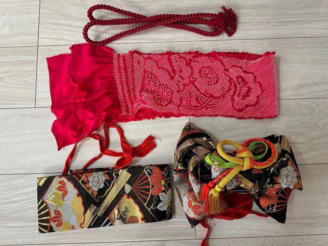 七五三　子ども　着物　小物一式　髪飾り　巾着　扇子　草履　赤