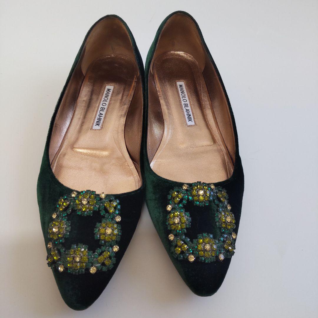 美品 マノロブラニク ハンギシ ベロア グリーン フラット パンプス ビジュー