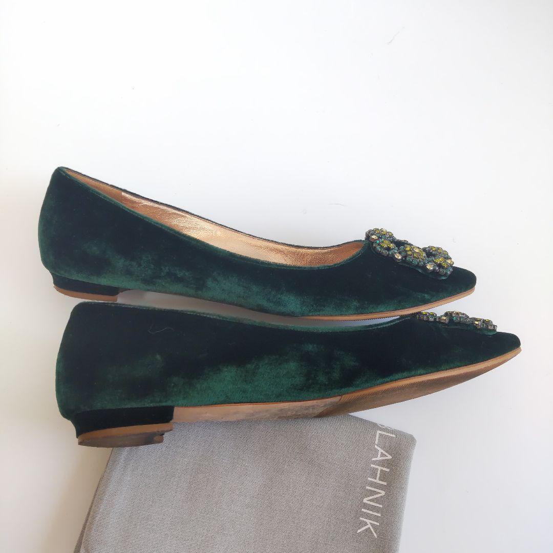 美品 マノロブラニク ハンギシ ベロア グリーン フラット パンプス ビジュー