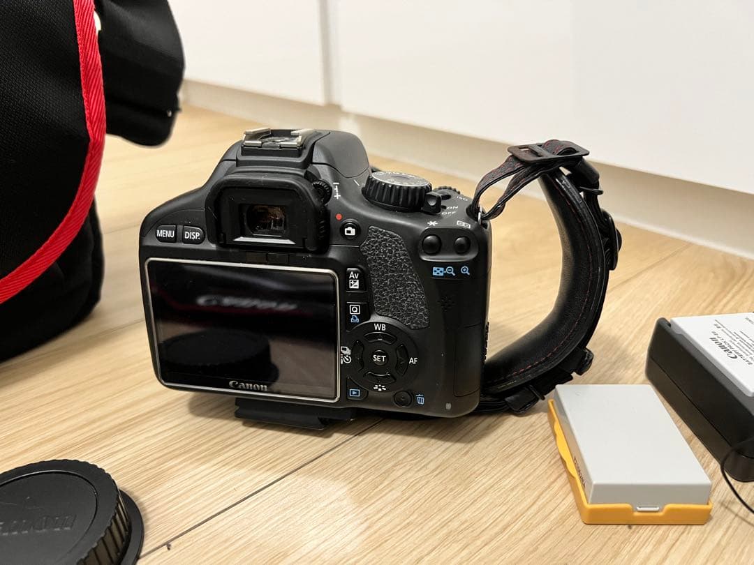 CANON カメラ　海外550D 日本KISS X3