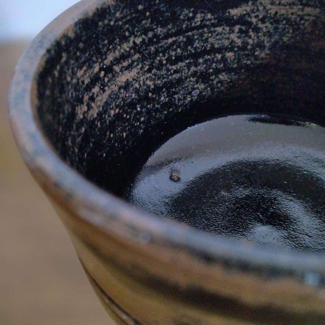 人間国宝　濱田庄司さんの「掛釉彫絵茶碗」 益子焼