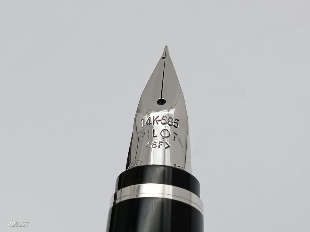 未使用　万年筆　PILOT パイロット　 SF 細字 14Kペン先