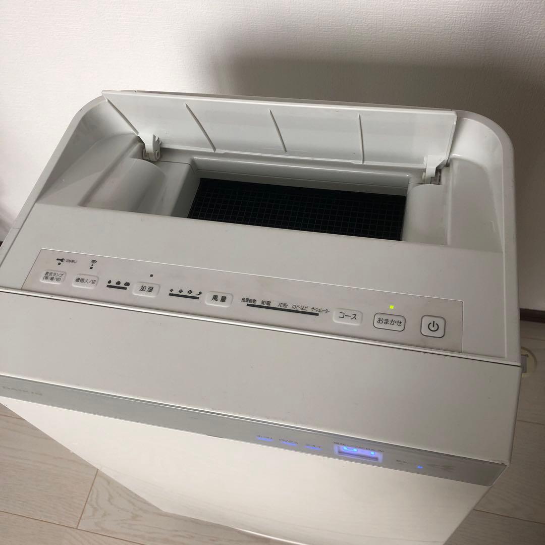 ダイキンMCK70WBK-W 空気清浄機 ホワイト　キャスター付き