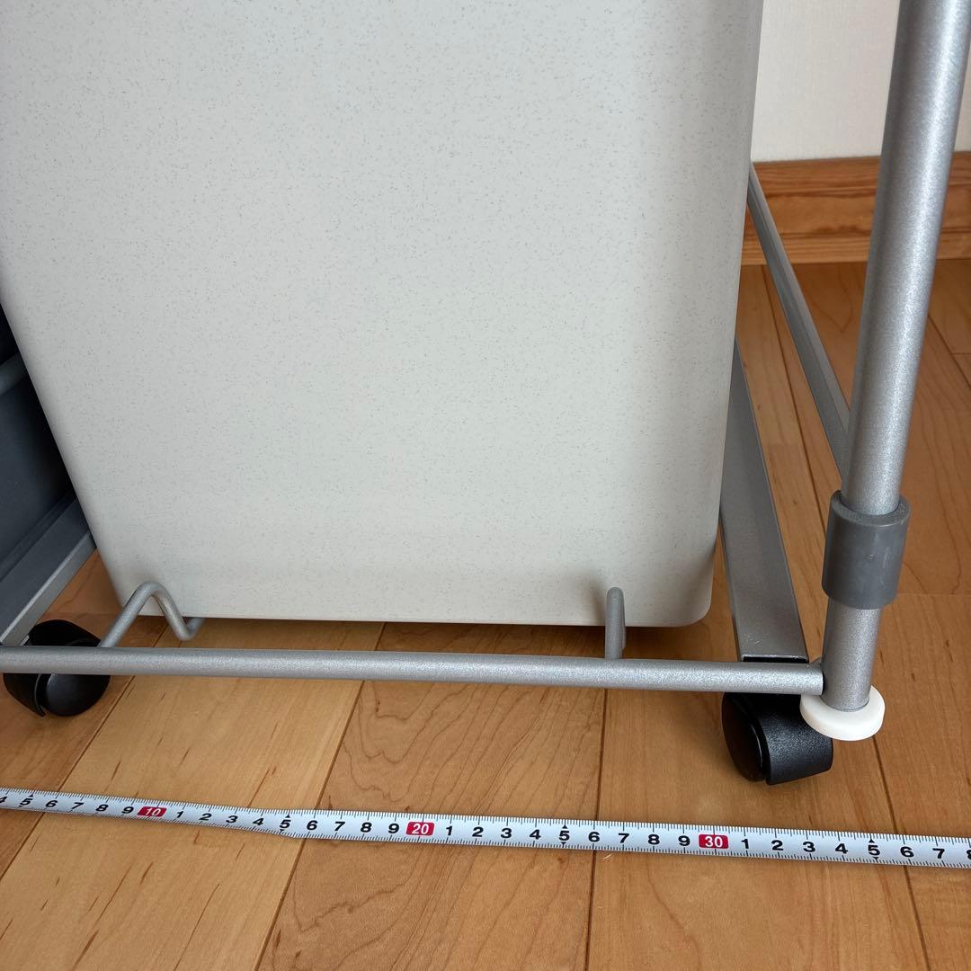 クリナップ　ごみ箱２個　キャスター付き