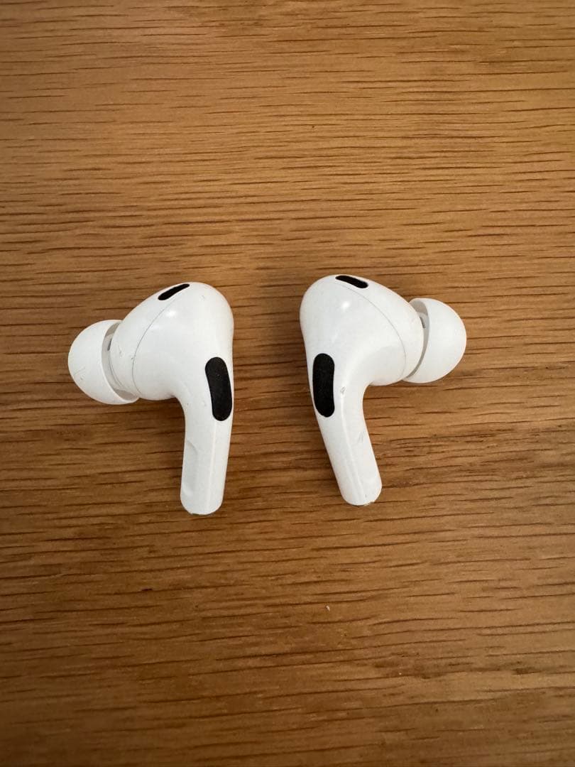 AirPods Pro（第2世代）Lightning 付属品完備／傷あり