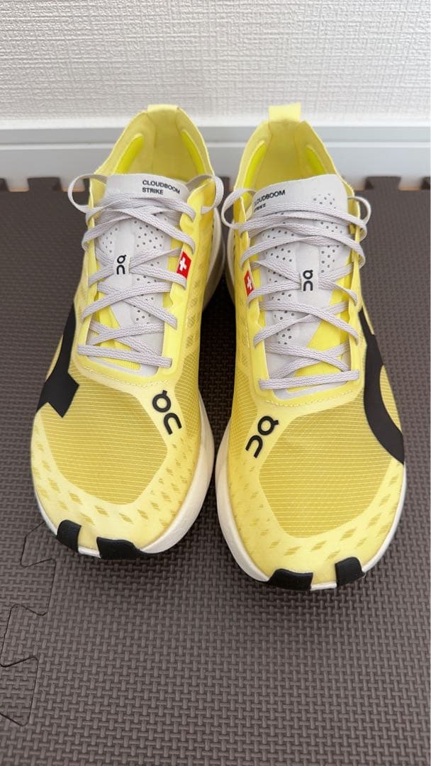 オン クラウドブーム ストライクレーシング