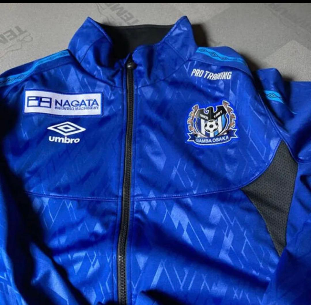 ガンバ大阪　支給　ウォーマー