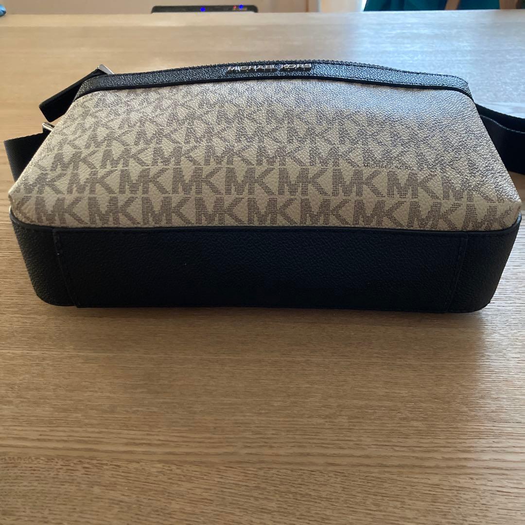 極美品♡マイケルコース♡ショルダーバッグ♡クロスボディ♡ベージュ×ブラック