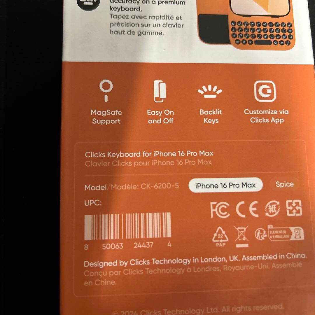 Clicks(クリックス) iPhone 16 Pro 用 キーボード付き