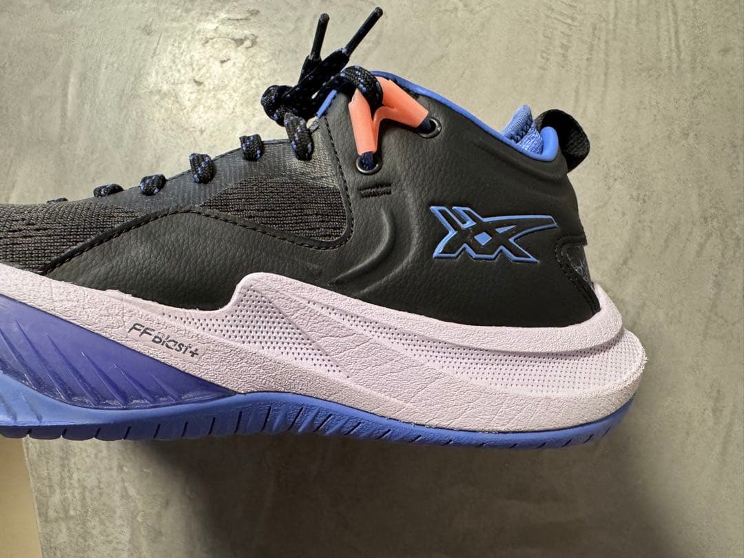 asics アシックス　NOVA SURGE LOW 2 ノヴァサージ　バッシュ