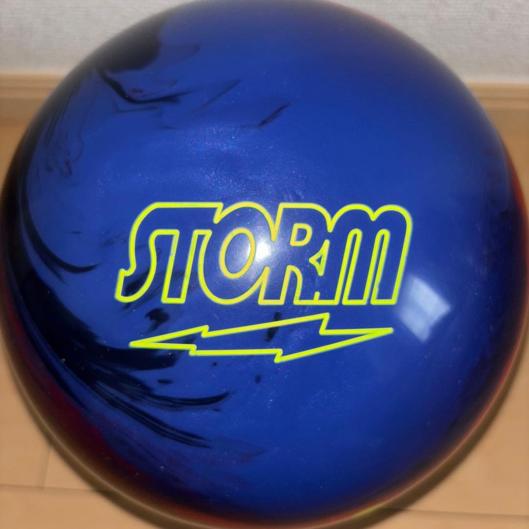 ボウリング　ボール　DNAコイル ストーム　中古