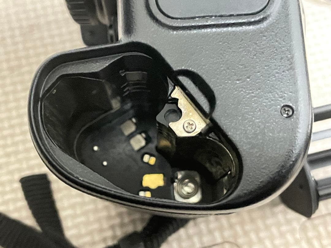 NIKON F１００ フィルムカメラ　バッテリーグリップ、ストラップ