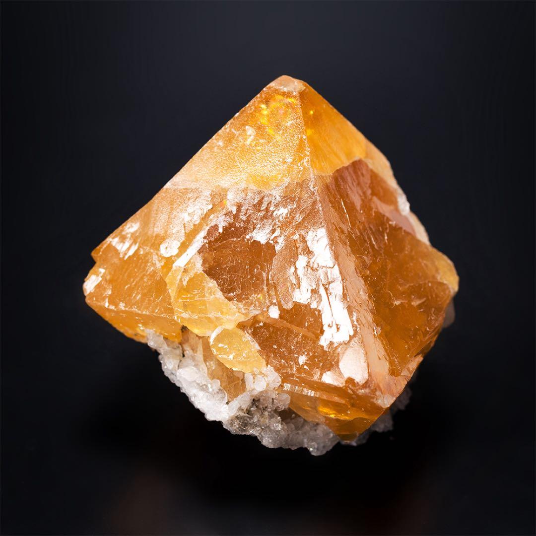 中国 灰重石 天然石 原石 鉱物標本 鉱石 1641 シェーライト