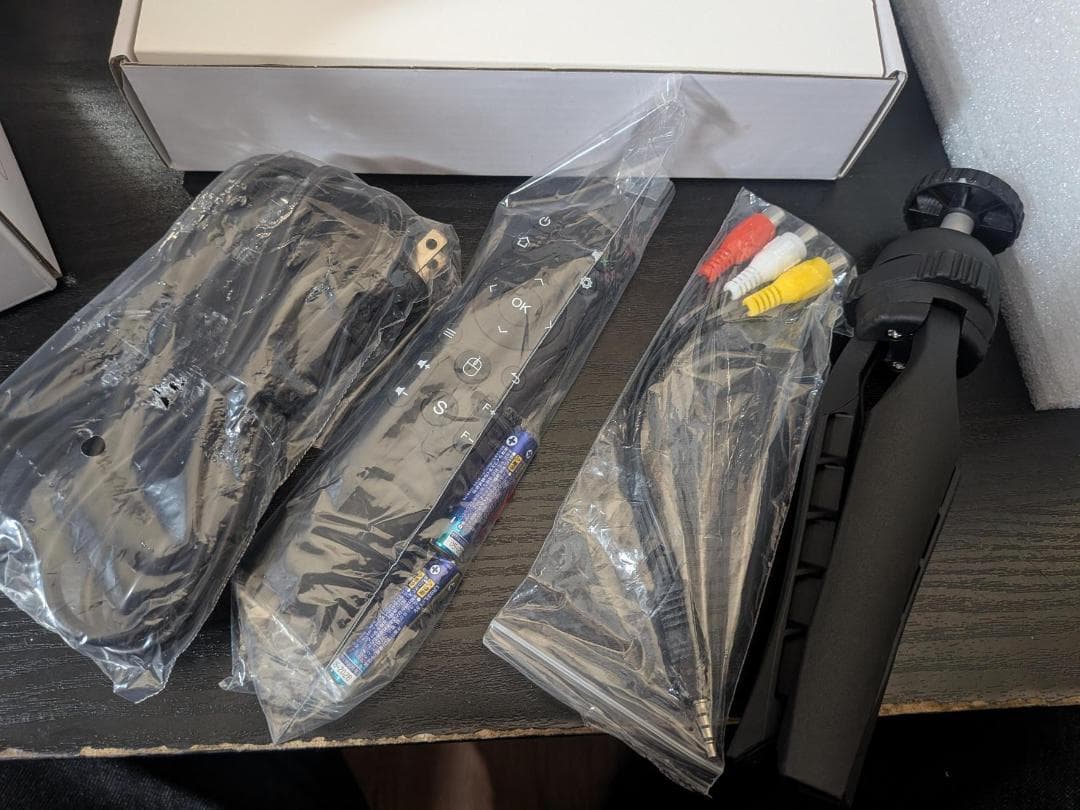 WIMIUS P63 プロジェクター家庭用＋ プロジェクター台