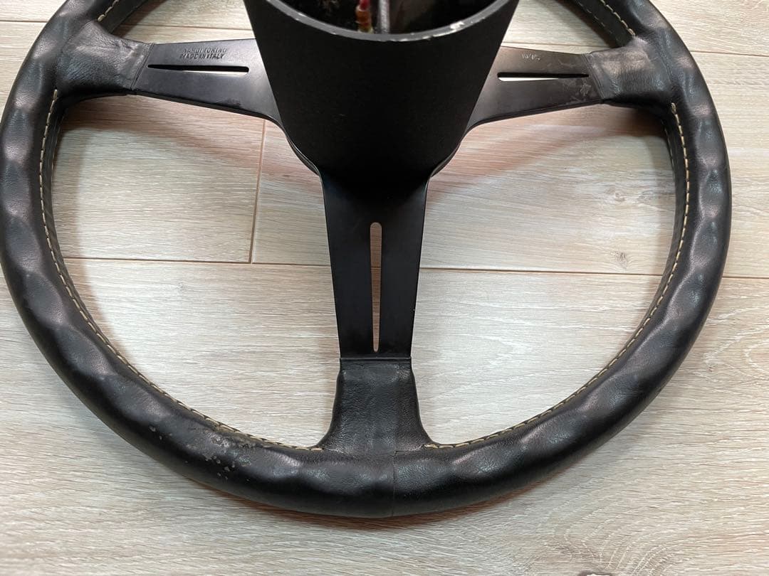 NARDI ナルディ　3スポーク レザー ステアリングホイール T-02ボス付き