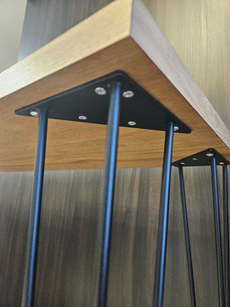 スタイリッシュ！鉄製脚付き カフェテーブル　PCデスク　ワークテーブル　二人