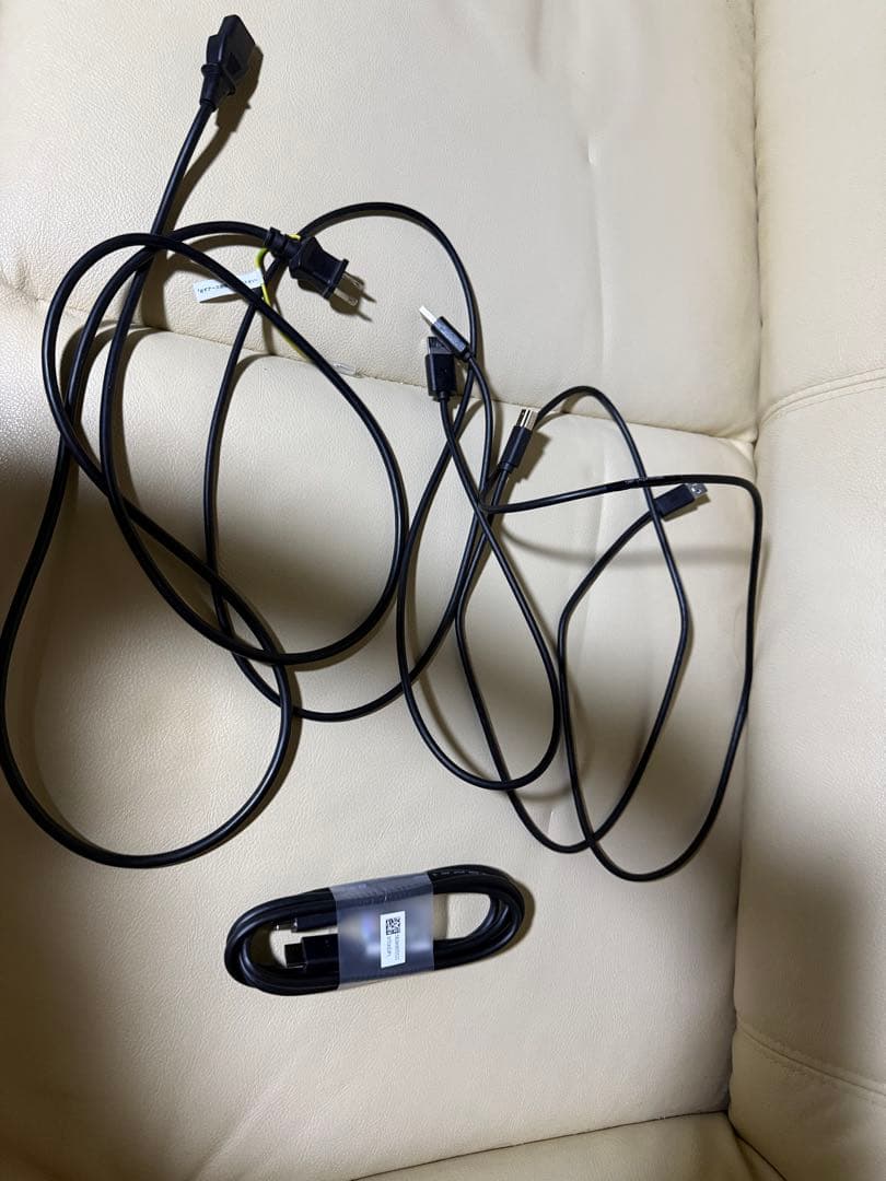 ALIENWARE湾曲4K モニターAW3225QF