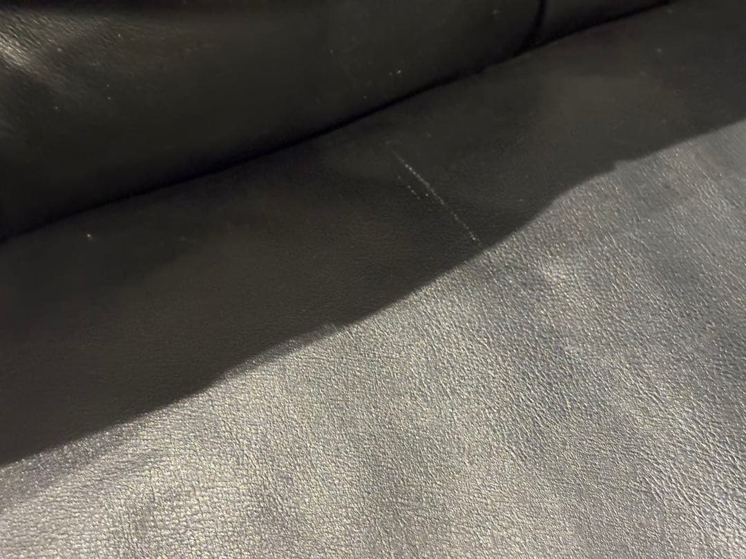 ①karimoku カリモク　レザーソファ　本革　リベット打ち　アンティーク　G