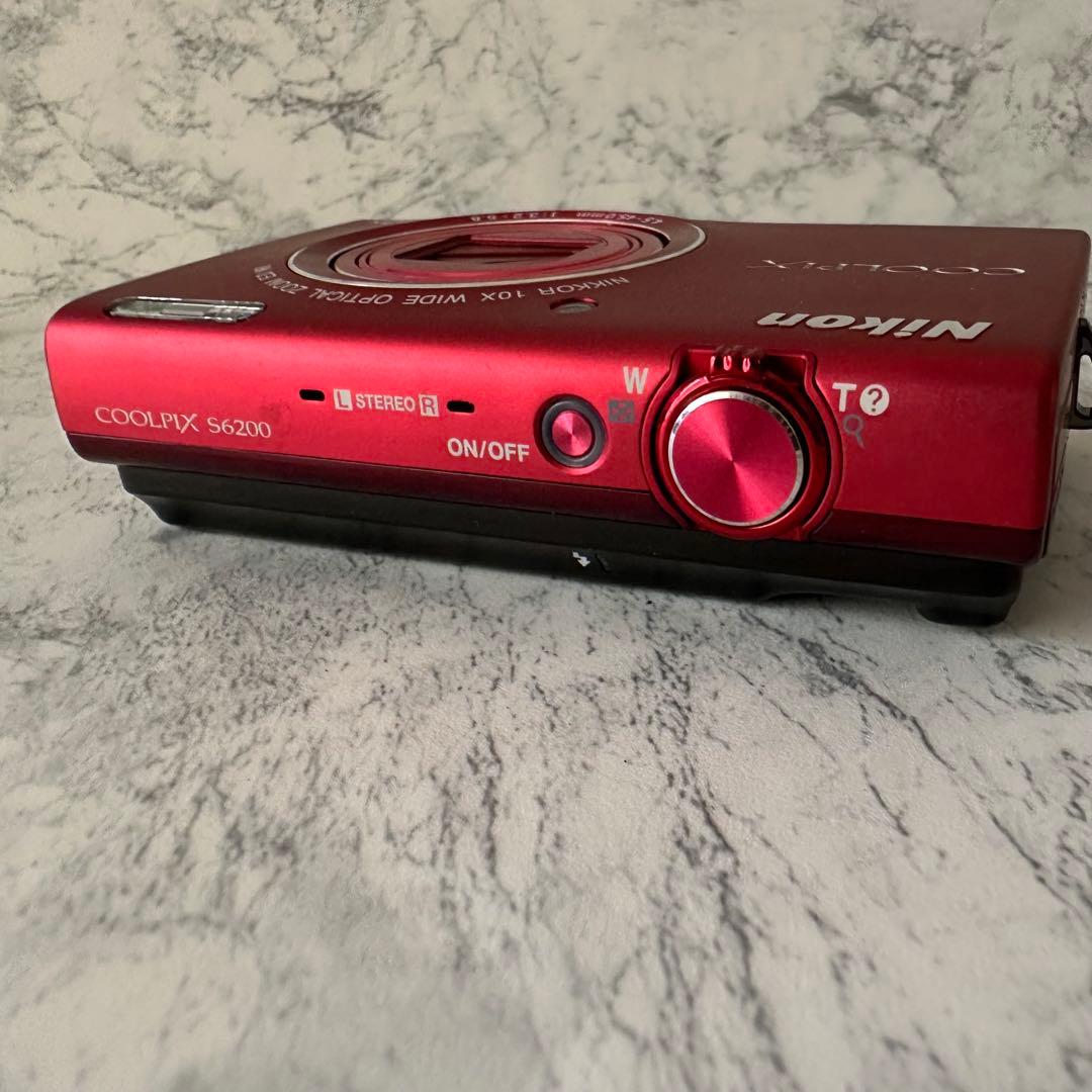 美品 Nikon COOLPIX S6200 レッド コンパクトデジタルカメラ