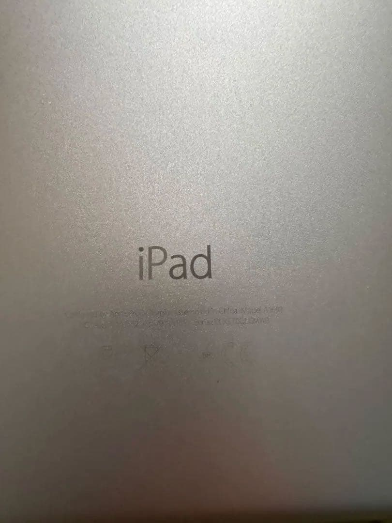 Apple iPad シルバー 本体　　128GB