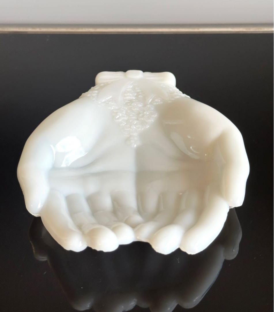 ミッドセンチュリー　ソープディッシュ　ハンドトレイ　ミルクガラス　AVON