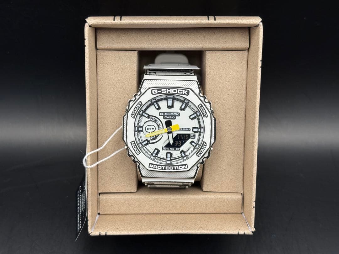 CASIO G-SHOCK マンガ　ホワイトGA-2100 白 新品 ラスト