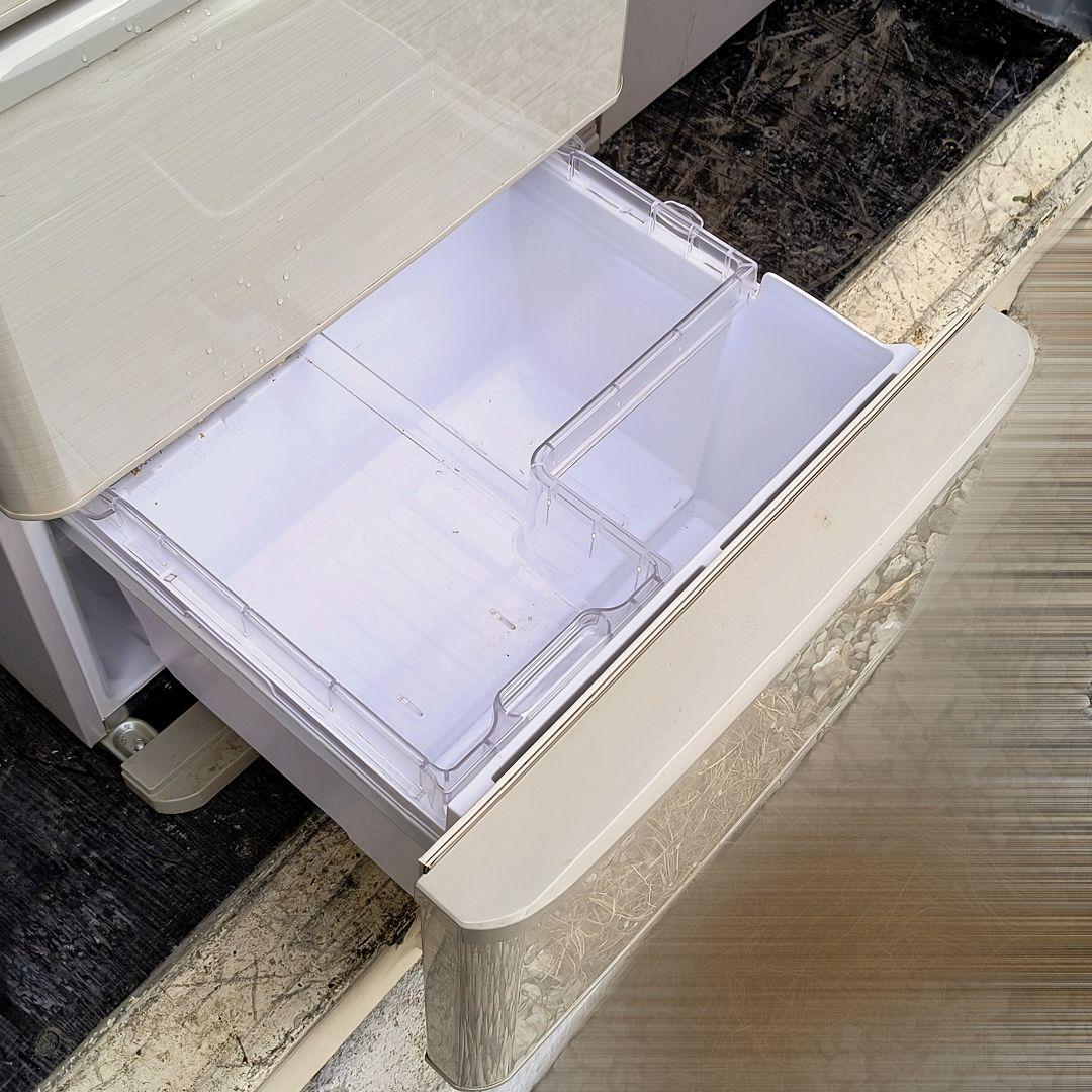 運搬取付無料！シャンパンゴールドのスリムなボディ！純正SHARP冷蔵庫　完動品！