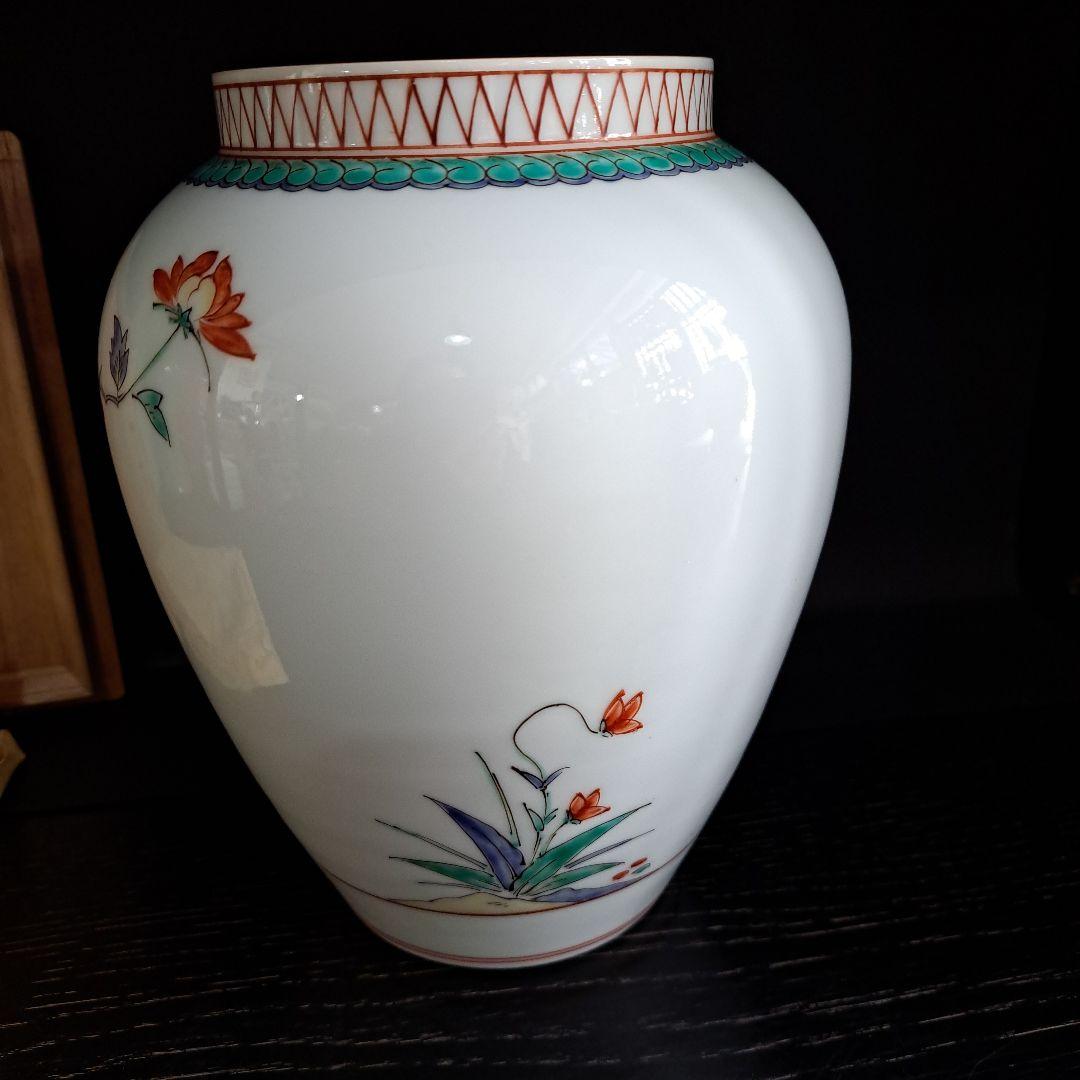 お値下げ中　　人間国宝　十三代　酒井田柿右衛門　牡丹鳥文　花瓶　共箱　裏書　共布