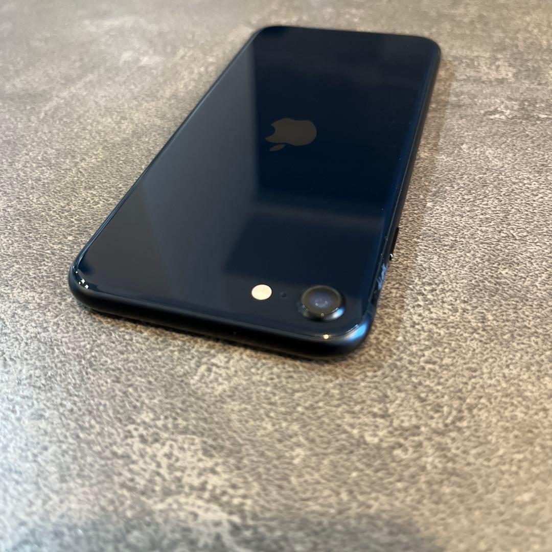 【美品】iPhoneSE 3世代　64GB SIMフリー バッテリー100%
