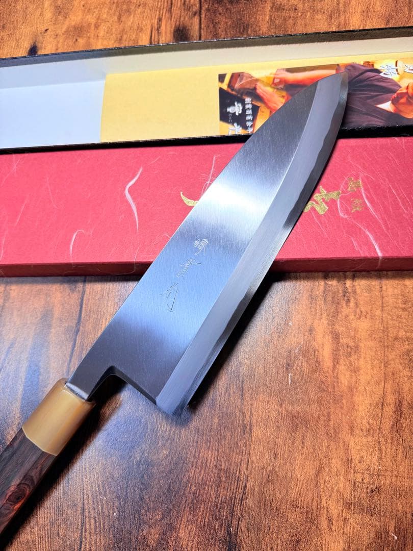 【堺刃物】　出刃　包丁　8寸　青鋼　紋鍛　紫檀水牛八角柄