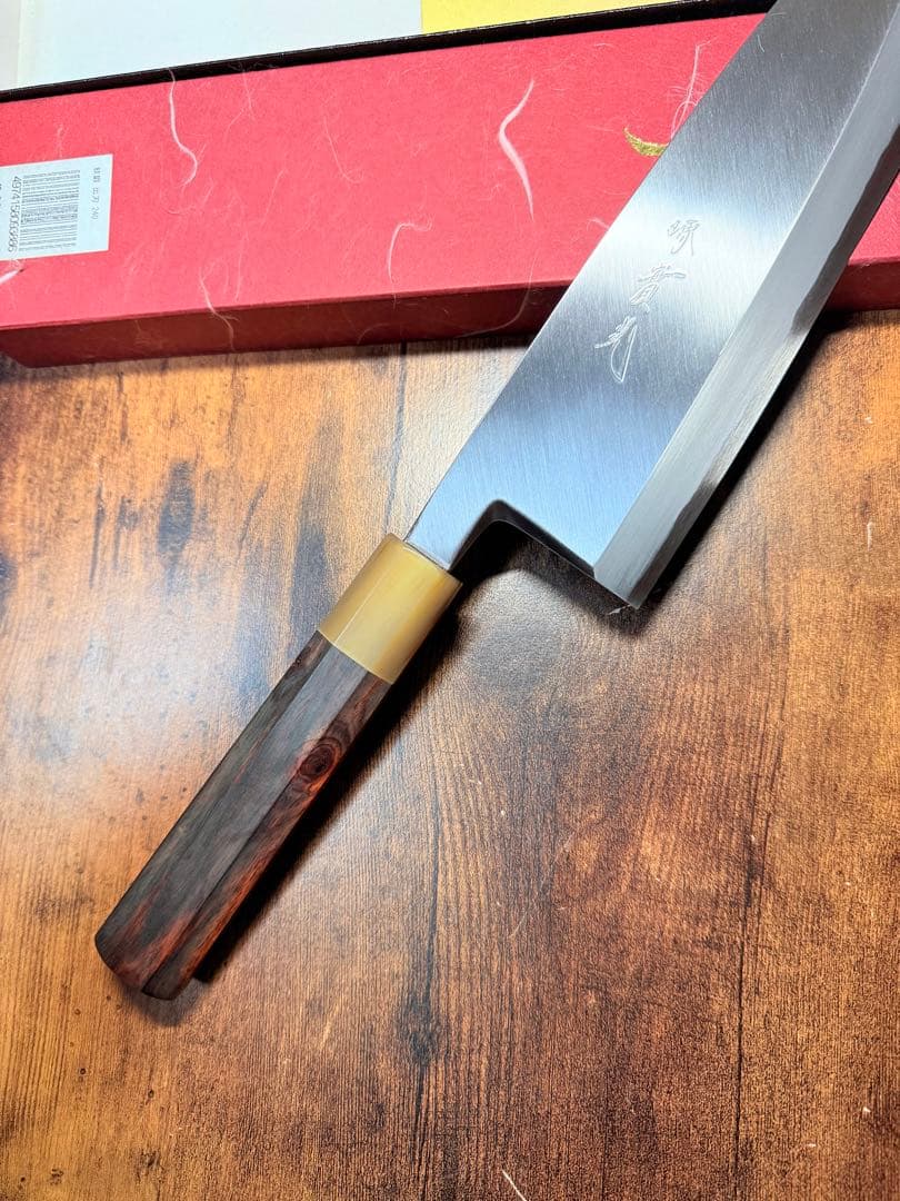 【堺刃物】　出刃　包丁　8寸　青鋼　紋鍛　紫檀水牛八角柄