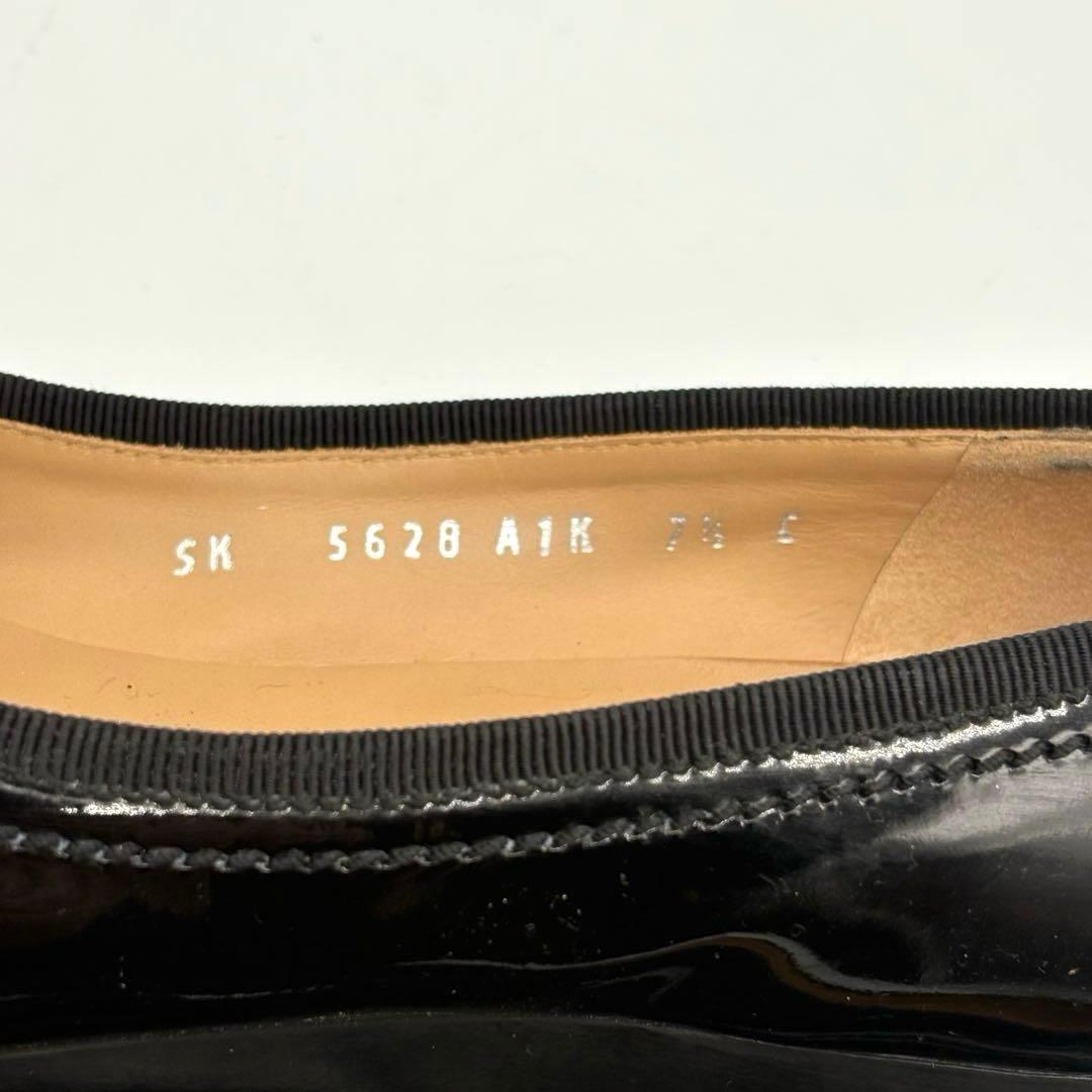 【超美品】フェラガモ　24.5 フラットシューズ　エナメル　黒　リボン