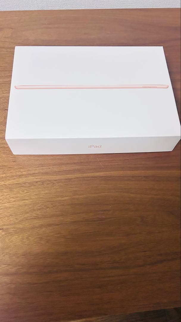 iPad 第8世代 32GB Wi-Fi 本体のみ／箱・純正カバー付き