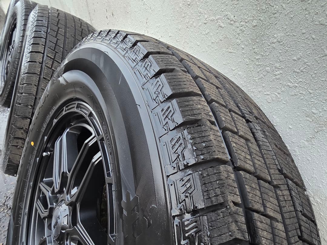 18インチ ブラック ホイールセット ランクル300 スタッドレス　2025年製