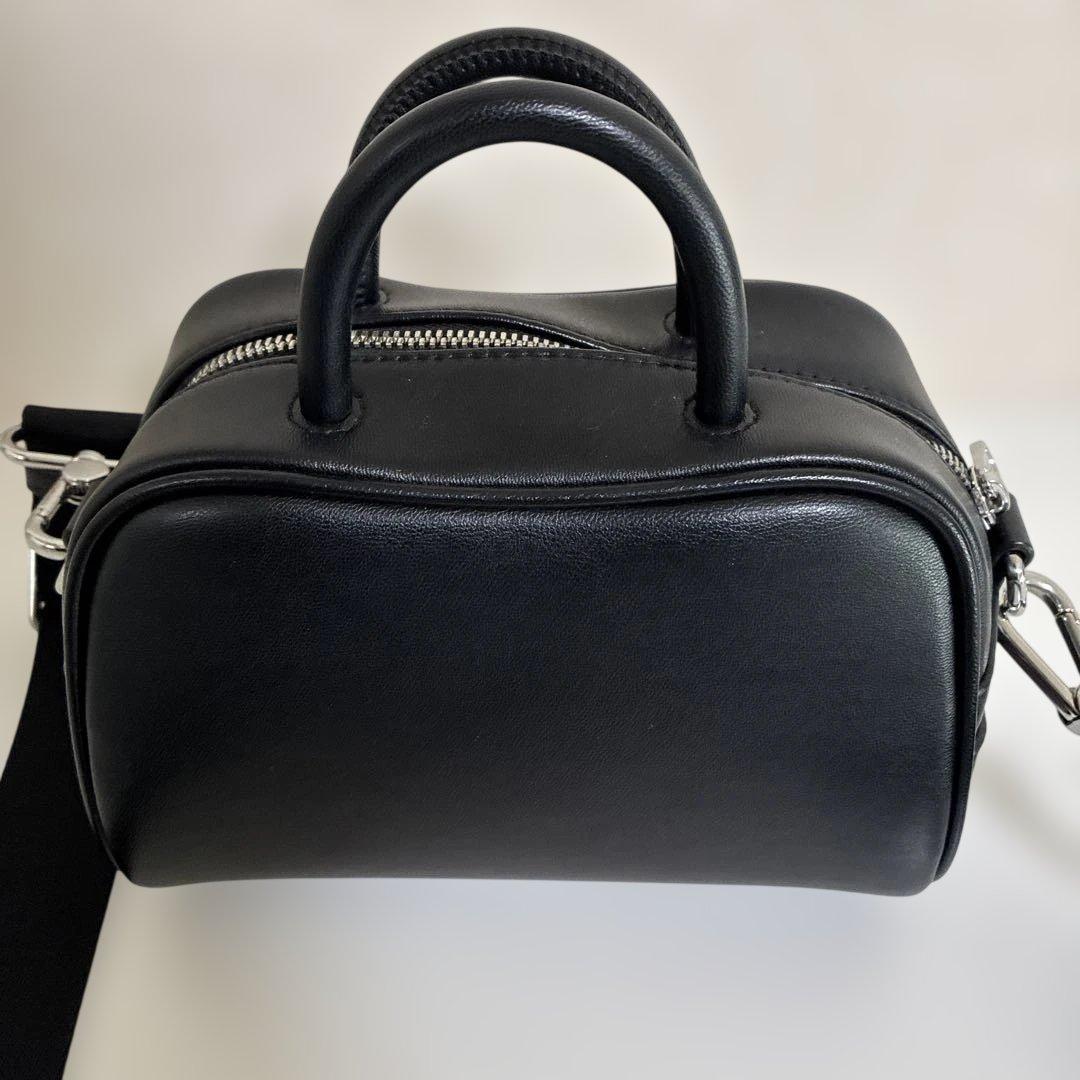 Lacoste スモールトップハンドルバッグ ブラック