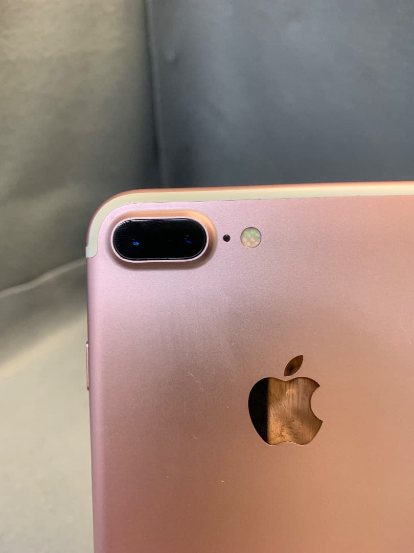 美品　国内版　SIMフリー　iPhone7 Plus 32GB ピンク色