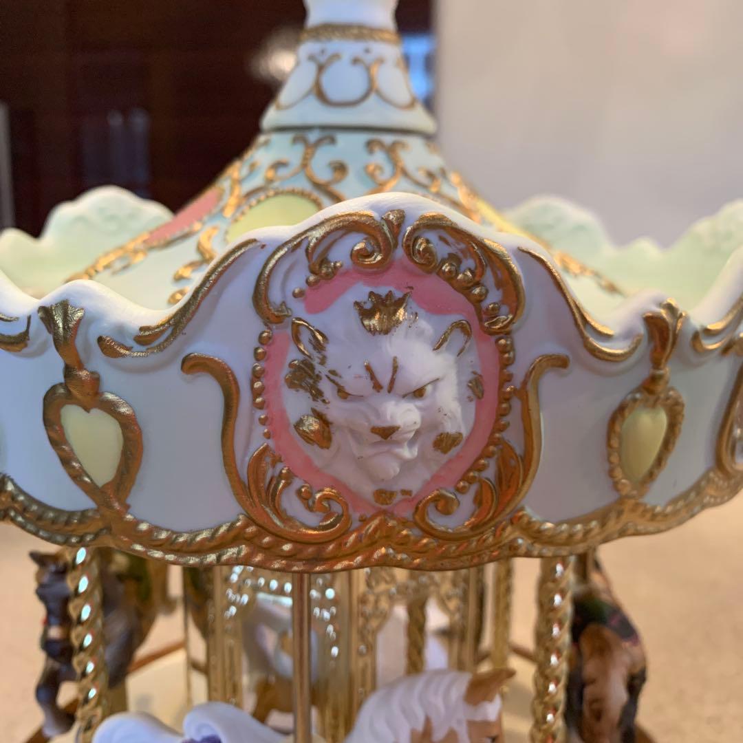 【新品　未使用】小樽　メリーゴーランド オルゴール　高さ36cm横幅25cm