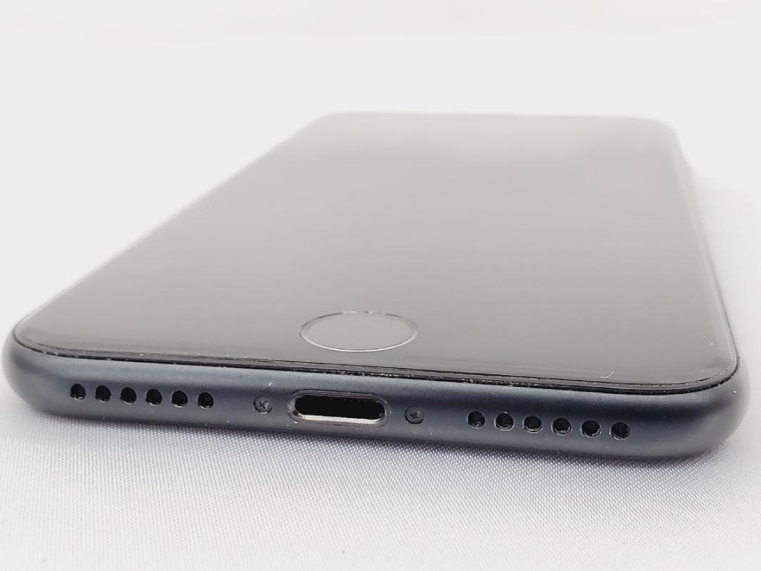 【良品】Apple iPhoneSE 第3世代 64GB MMYC3J/A