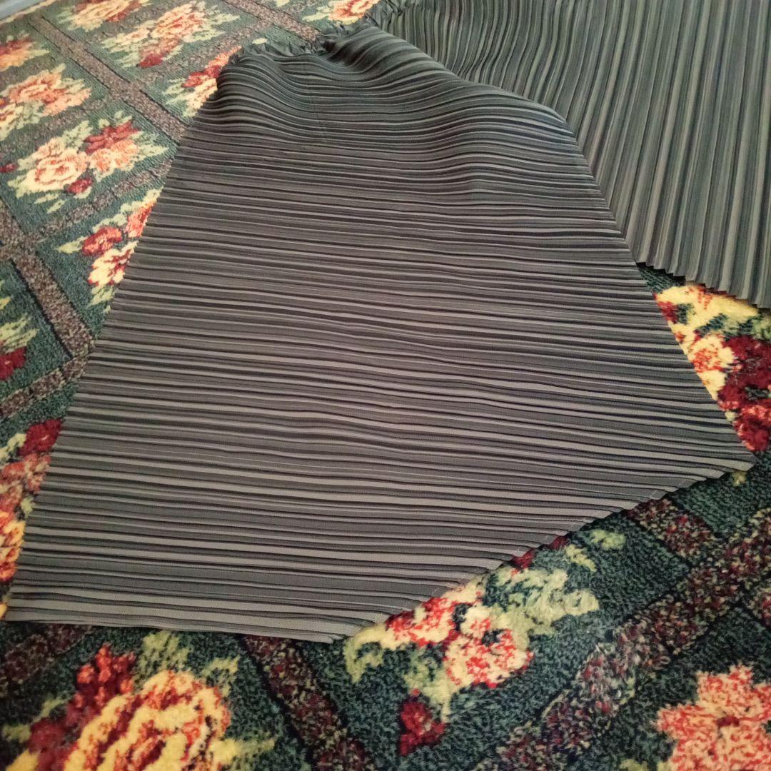 PLEATS PLEASE　ボリュームパンツ