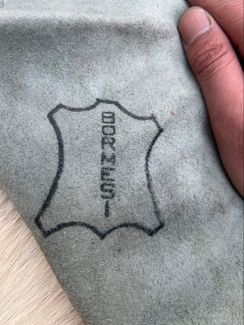 邦*様 ヤングカーフ　ラグ　カーペット　カウラグ　クリーム色　特大　bormes