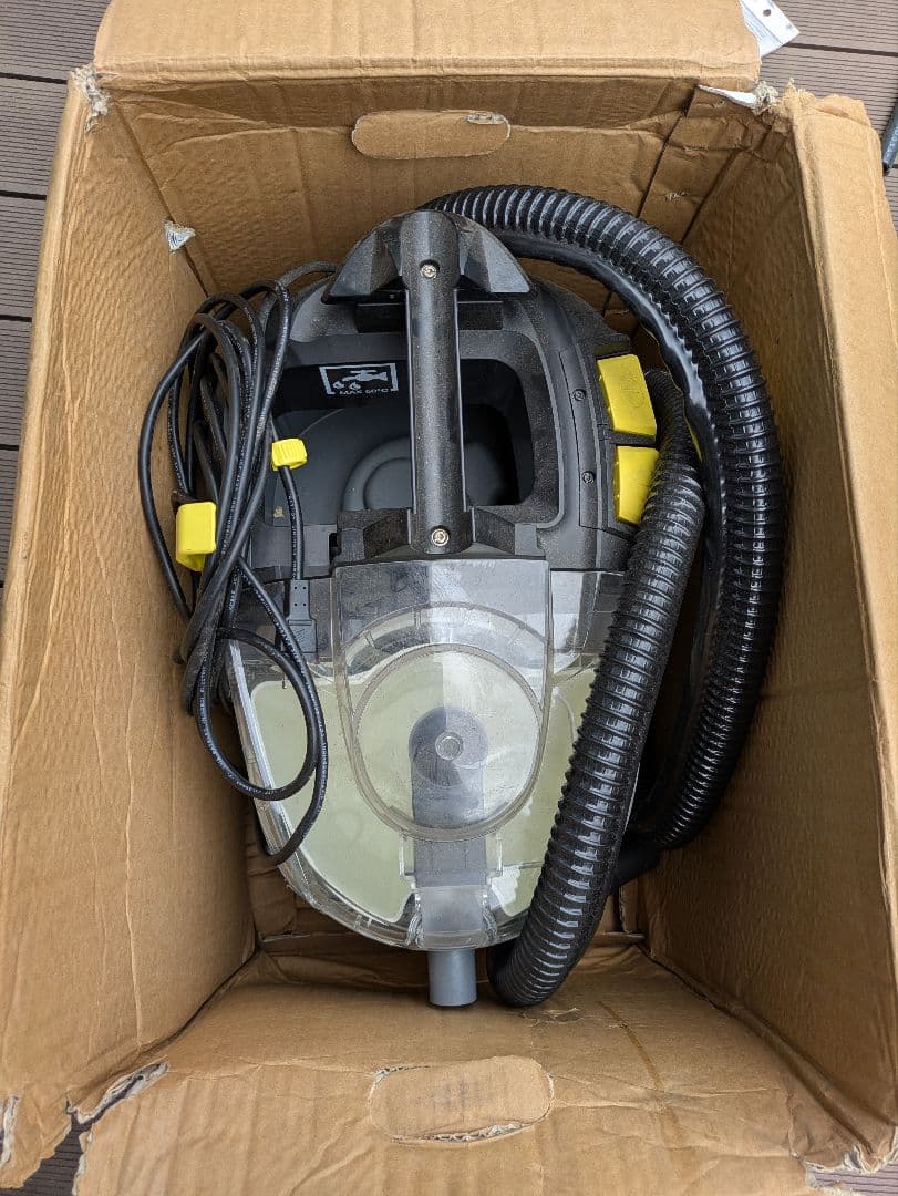 ケルヒャーKARCHER puzzi 8/1c カーペットリンスクリーナー