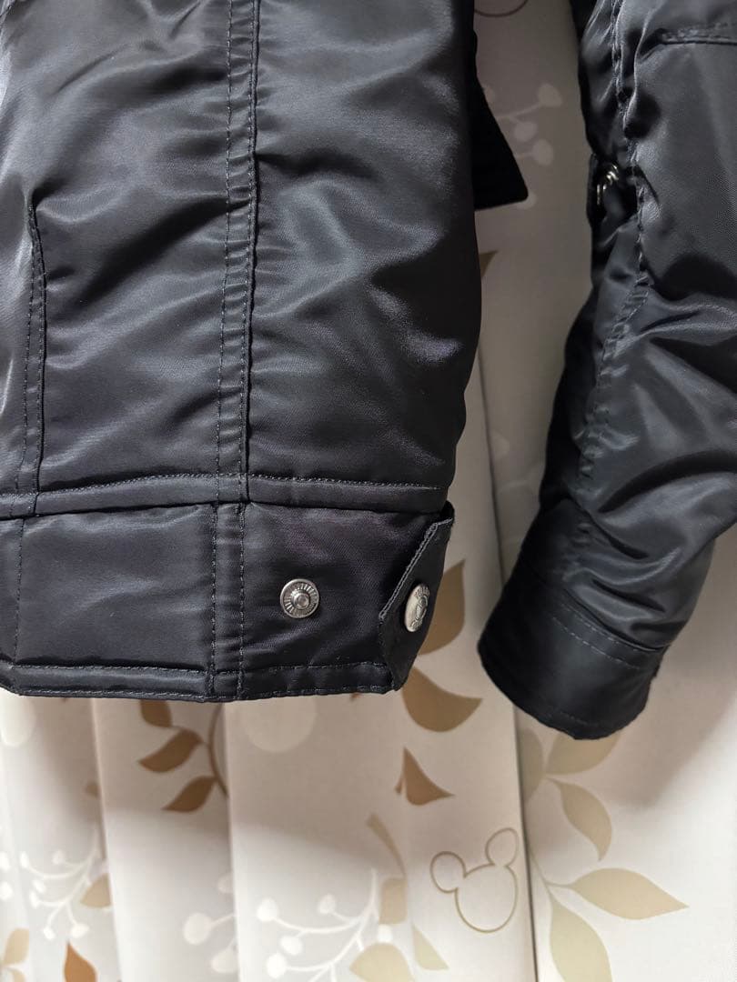 ✨新品未使用品✨YELLOWCORN ブラックジャケット　秋　冬　刺繍ロゴ　M