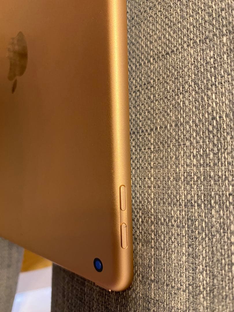 美品 Apple iPad 第6世代 32GB Wi-Fiモデル