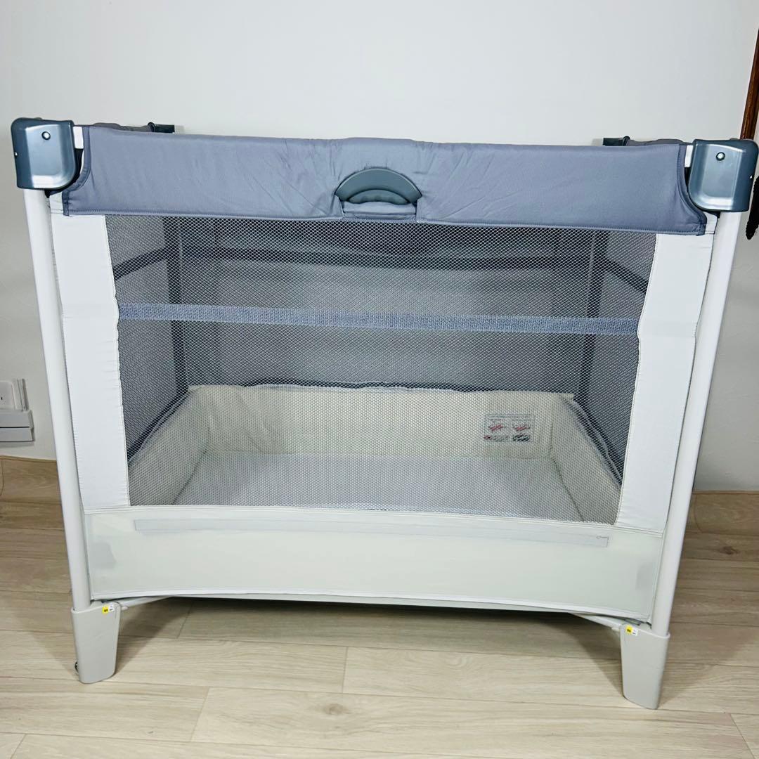アップリカ ココネルエアー　ベビーベッド グレーベアー