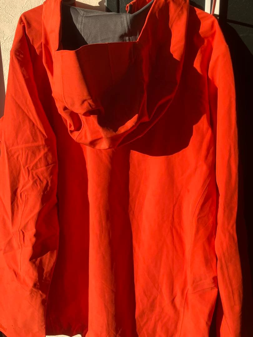 patagonia オレンジ フード付きジャケット