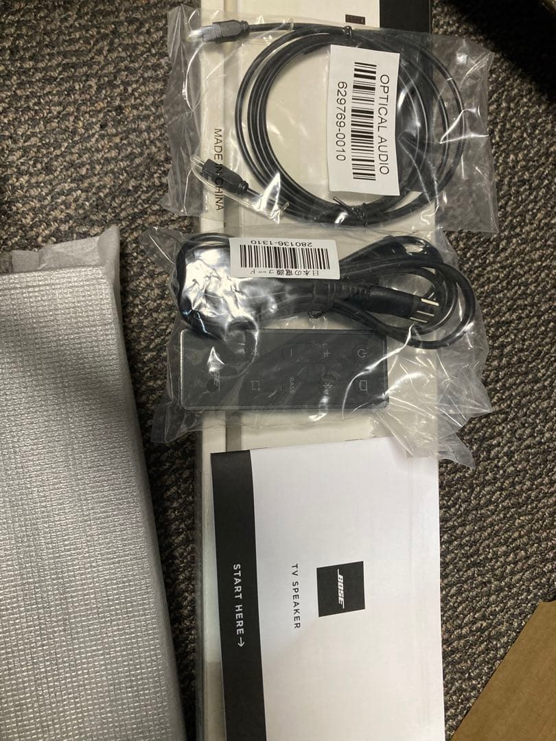 Bose TV スピーカー 本体と付属品