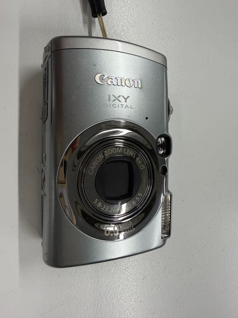 Canon IXY DIGITAL 800 IS 本体と付属品