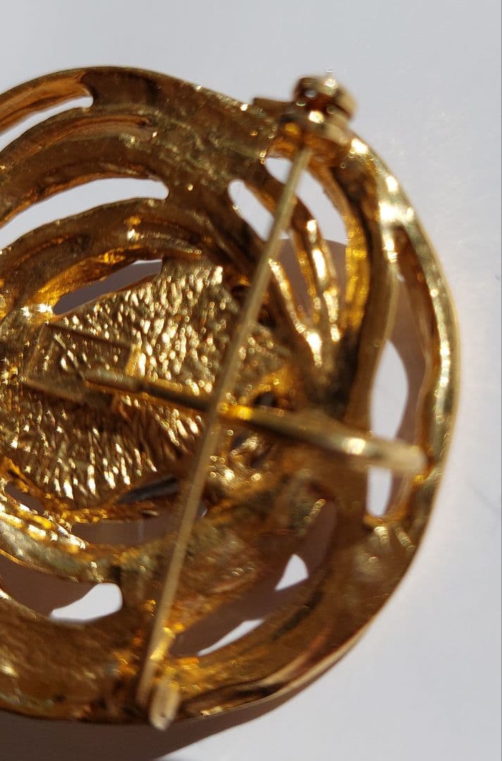 YSL イヴ・サンローラン　ブローチ　フック付きなのでペンダントトップにも可