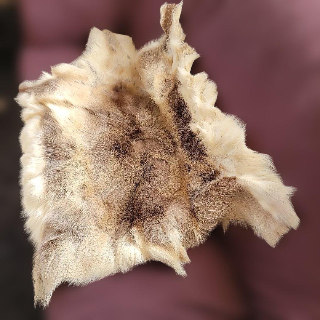 トナカイ毛皮　高級毛皮ラグ